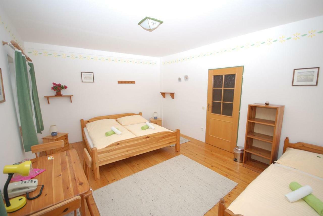 Hanacky Dvur Olomouc Buitenkant foto