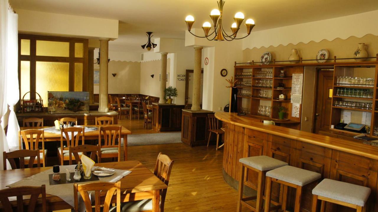 Hanacky Dvur Olomouc Buitenkant foto